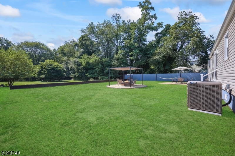 Ewing Twp., New Jersey 08638, United States, 3 Bedrooms Bedrooms, ,2 BathroomsBathrooms,Residential,Pending,226754