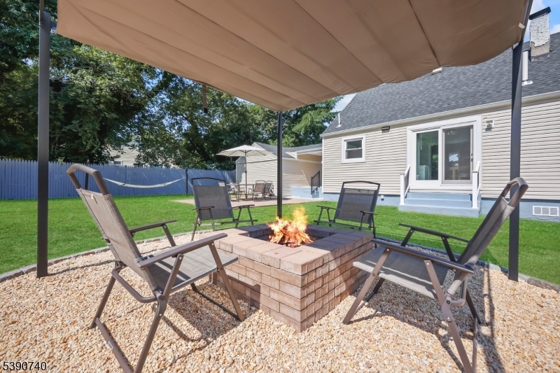 Ewing Twp., New Jersey 08638, United States, 3 Bedrooms Bedrooms, ,2 BathroomsBathrooms,Residential,Pending,226754