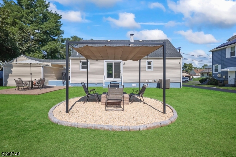 Ewing Twp., New Jersey 08638, United States, 3 Bedrooms Bedrooms, ,2 BathroomsBathrooms,Residential,Pending,226754