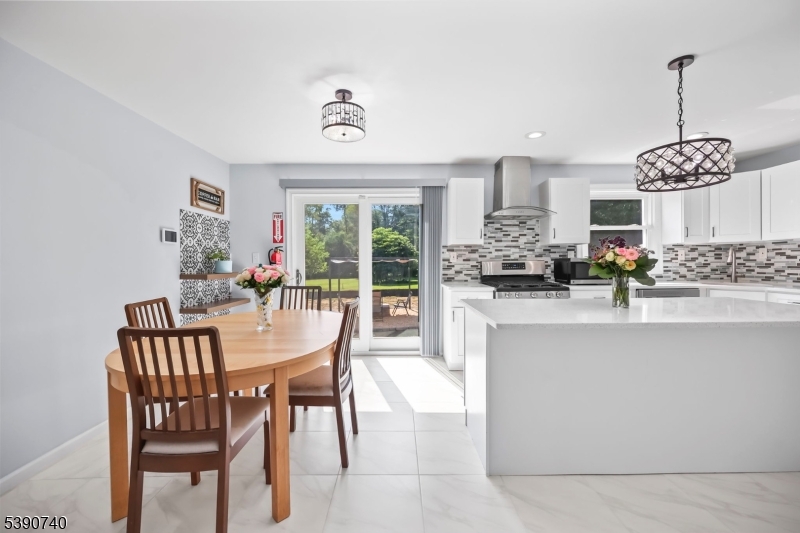 Ewing Twp., New Jersey 08638, United States, 3 Bedrooms Bedrooms, ,2 BathroomsBathrooms,Residential,Pending,226754