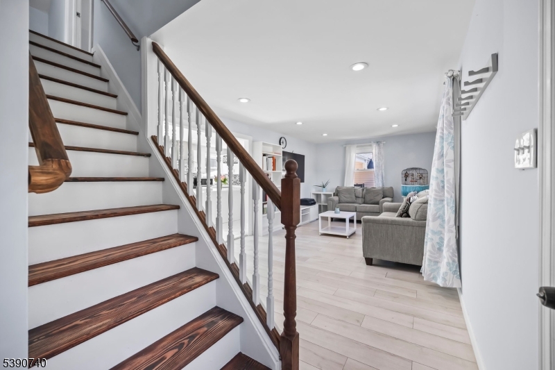 Ewing Twp., New Jersey 08638, United States, 3 Bedrooms Bedrooms, ,2 BathroomsBathrooms,Residential,Pending,226754