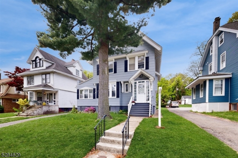 East Orange City, New Jersey 07017, United States, 6 Bedrooms Bedrooms, ,3 BathroomsBathrooms,Residential,Pending,58566