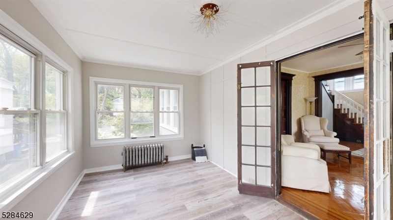 East Orange City, New Jersey 07017, United States, 6 Bedrooms Bedrooms, ,3 BathroomsBathrooms,Residential,Pending,58566