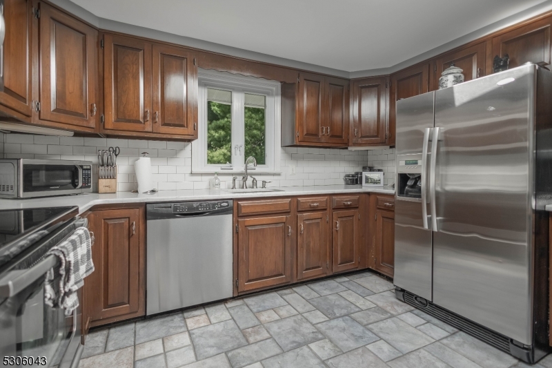 Sparta Twp., New Jersey 07871, United States, 2 Bedrooms Bedrooms, ,2 BathroomsBathrooms,Residential,Active,48640