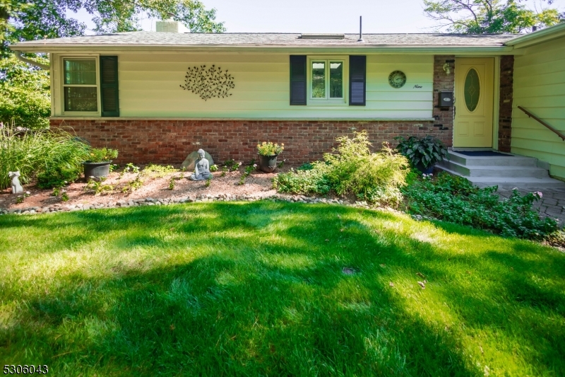 Sparta Twp., New Jersey 07871, United States, 2 Bedrooms Bedrooms, ,2 BathroomsBathrooms,Residential,Active,48640