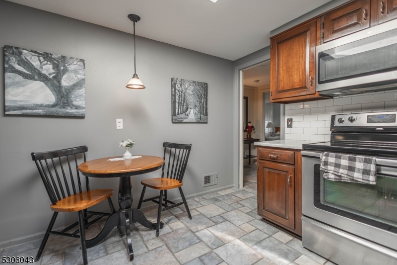 Sparta Twp., New Jersey 07871, United States, 2 Bedrooms Bedrooms, ,2 BathroomsBathrooms,Residential,Active,48640