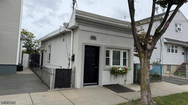 141 MONROE ST, GARFIELD, NJ 07026 - Image d7589fa48a4d8038dcdc79920d90def9/633112105