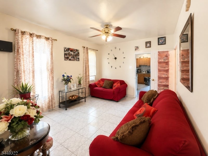 428 Livingston St - Photo 2
