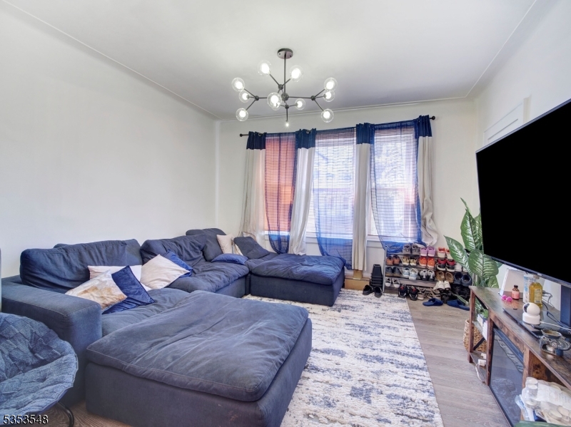 Elmwood - Residential Income