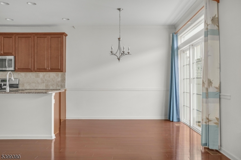 MONTGOMERY RIDGE - Residential