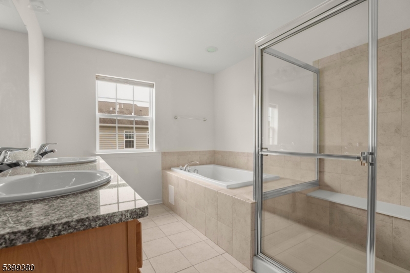 MONTGOMERY RIDGE - Residential