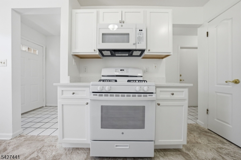 Deer Hill Village - Residential Lease
