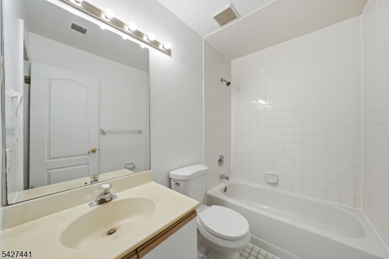 Deer Hill Village - Residential Lease
