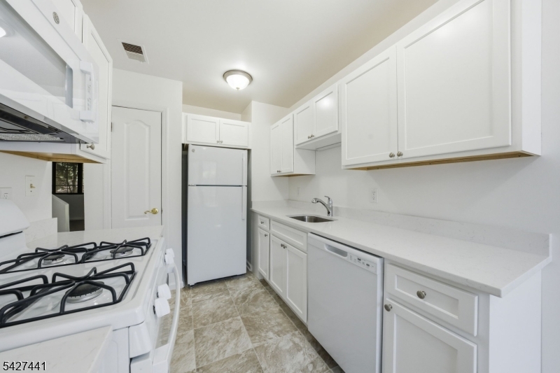 Deer Hill Village - Residential Lease