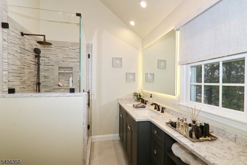 Munsee Pond - Residential