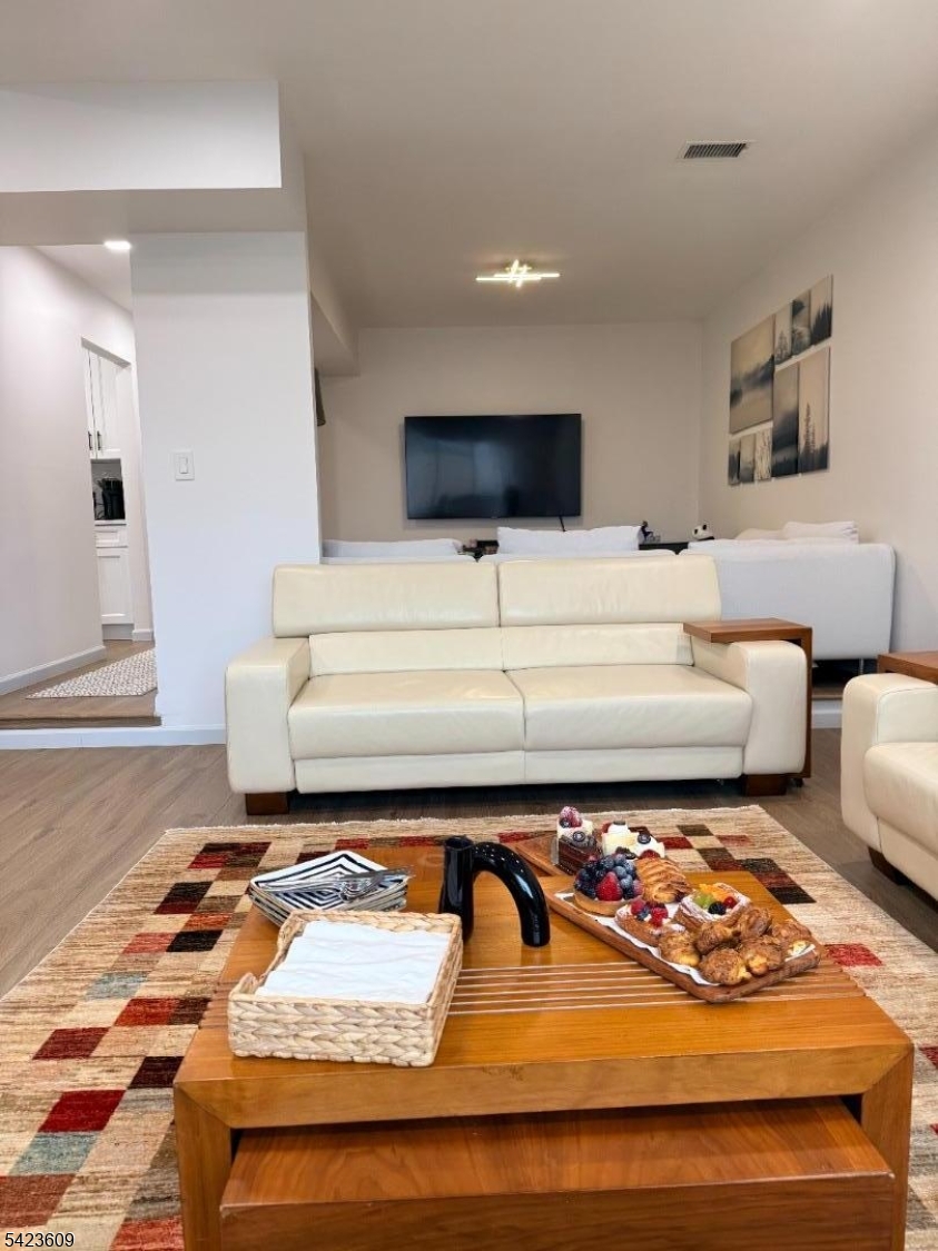 CASTLE RIDGE - Residential Lease