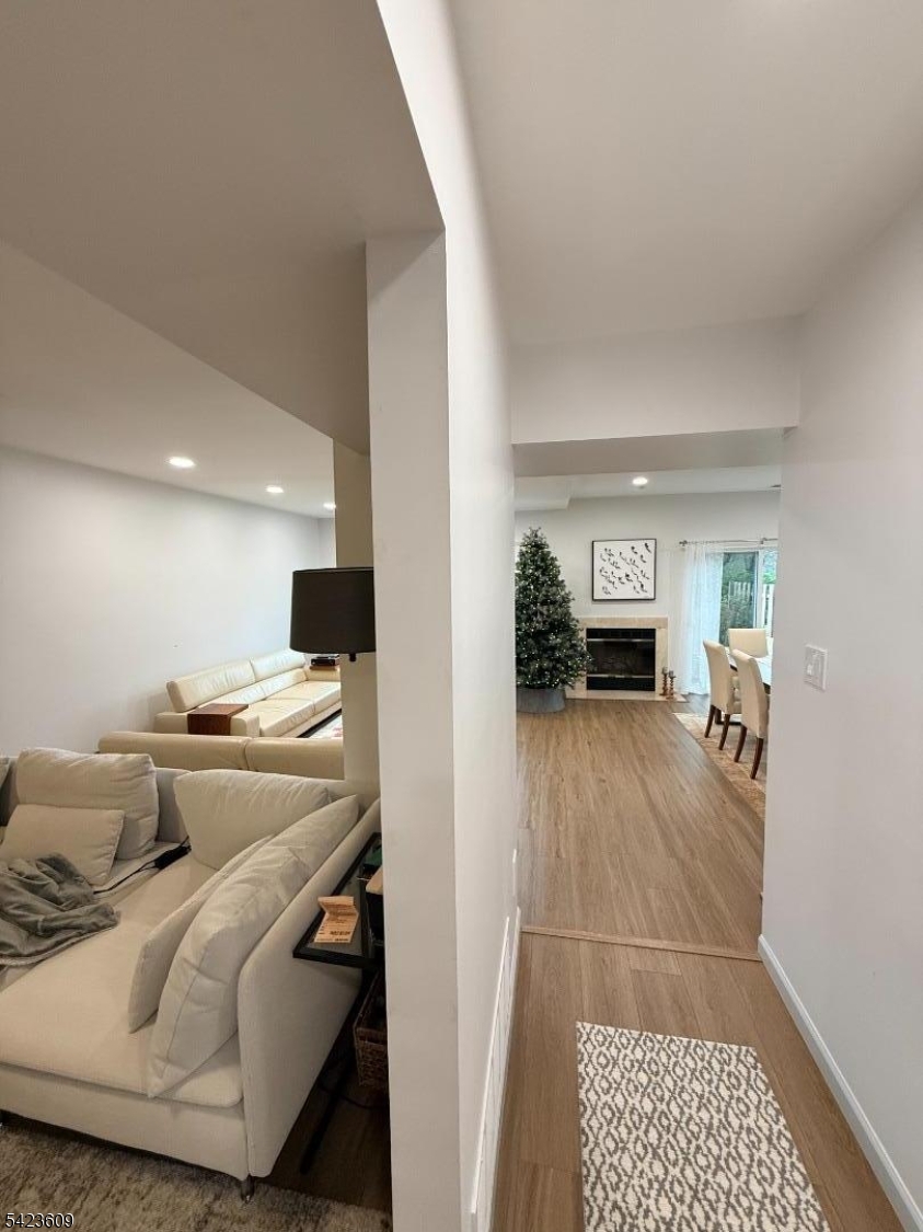 CASTLE RIDGE - Residential Lease