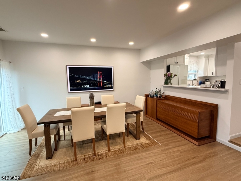 CASTLE RIDGE - Residential Lease