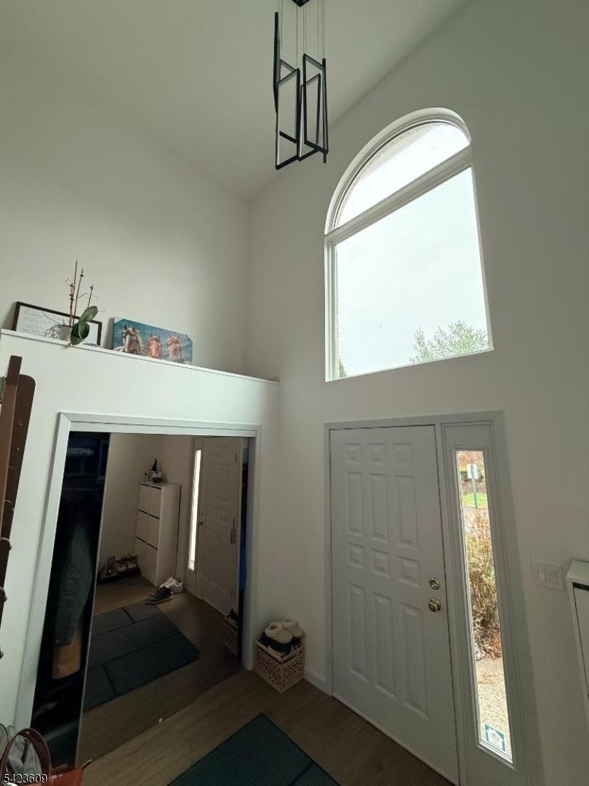 CASTLE RIDGE - Residential Lease