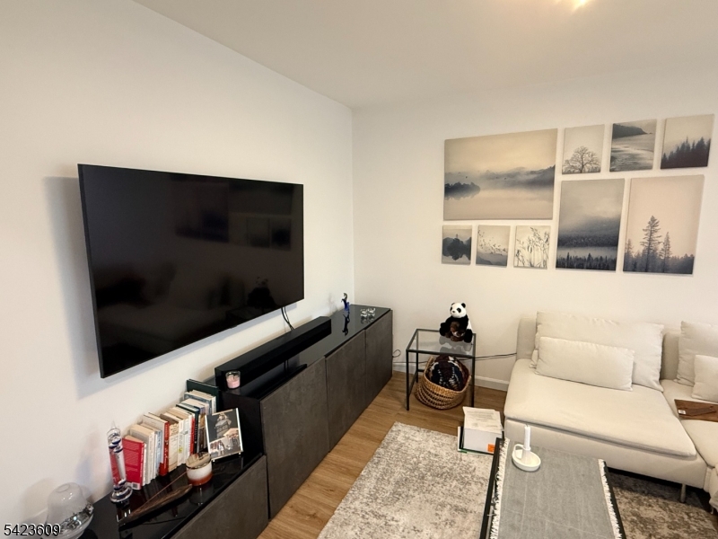 CASTLE RIDGE - Residential Lease