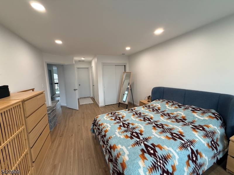 CASTLE RIDGE - Residential Lease