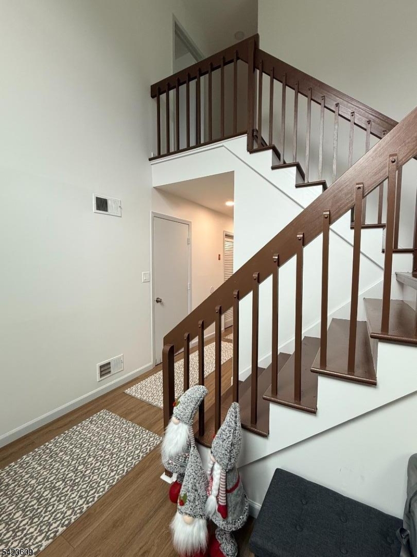 CASTLE RIDGE - Residential Lease