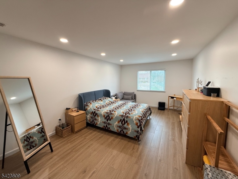 CASTLE RIDGE - Residential Lease