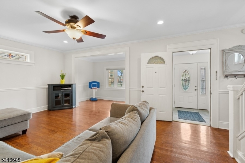 Linden City, New Jersey 07036, United States, 3 Bedrooms Bedrooms, ,2 BathroomsBathrooms,Residential,Pending,113926