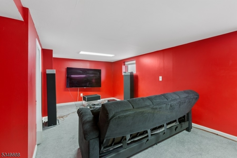 Linden City, New Jersey 07036, United States, 3 Bedrooms Bedrooms, ,2 BathroomsBathrooms,Residential,Pending,113926