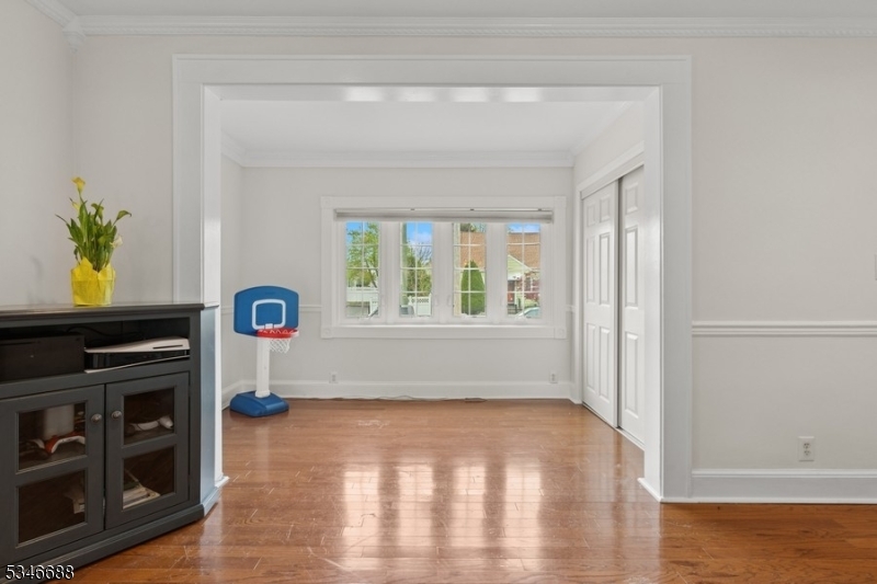 Linden City, New Jersey 07036, United States, 3 Bedrooms Bedrooms, ,2 BathroomsBathrooms,Residential,Pending,113926