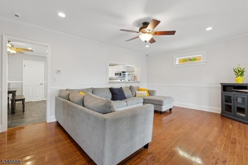 Linden City, New Jersey 07036, United States, 3 Bedrooms Bedrooms, ,2 BathroomsBathrooms,Residential,Pending,113926