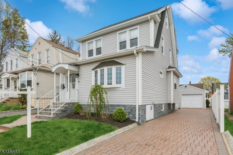 Linden City, New Jersey 07036, United States, 3 Bedrooms Bedrooms, ,2 BathroomsBathrooms,Residential,Pending,113926