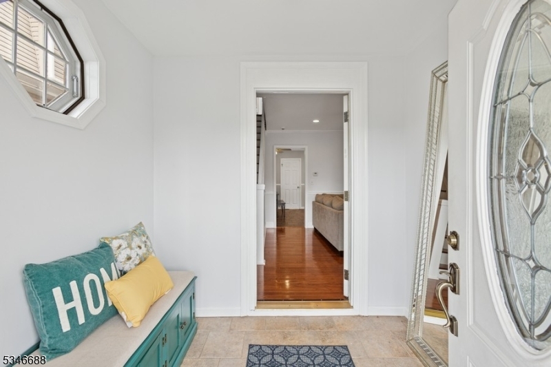 Linden City, New Jersey 07036, United States, 3 Bedrooms Bedrooms, ,2 BathroomsBathrooms,Residential,Pending,113926