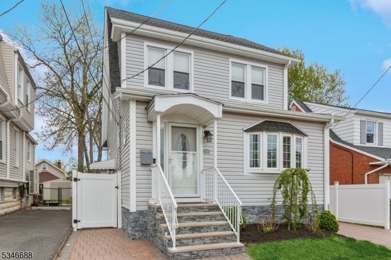 Linden City, New Jersey 07036, United States, 3 Bedrooms Bedrooms, ,2 BathroomsBathrooms,Residential,Pending,113926