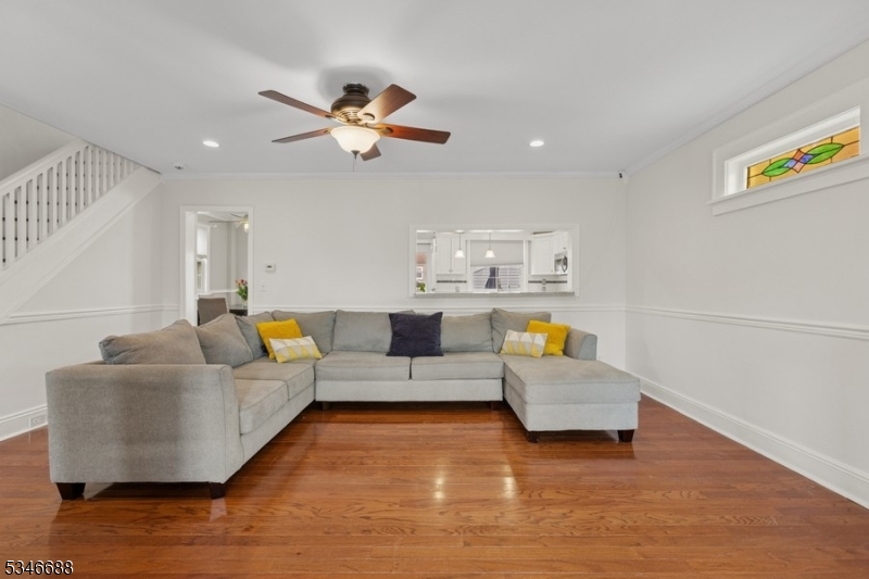 Linden City, New Jersey 07036, United States, 3 Bedrooms Bedrooms, ,2 BathroomsBathrooms,Residential,Pending,113926