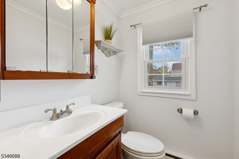 Linden City, New Jersey 07036, United States, 3 Bedrooms Bedrooms, ,2 BathroomsBathrooms,Residential,Pending,113926