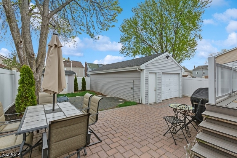 Linden City, New Jersey 07036, United States, 3 Bedrooms Bedrooms, ,2 BathroomsBathrooms,Residential,Pending,113926