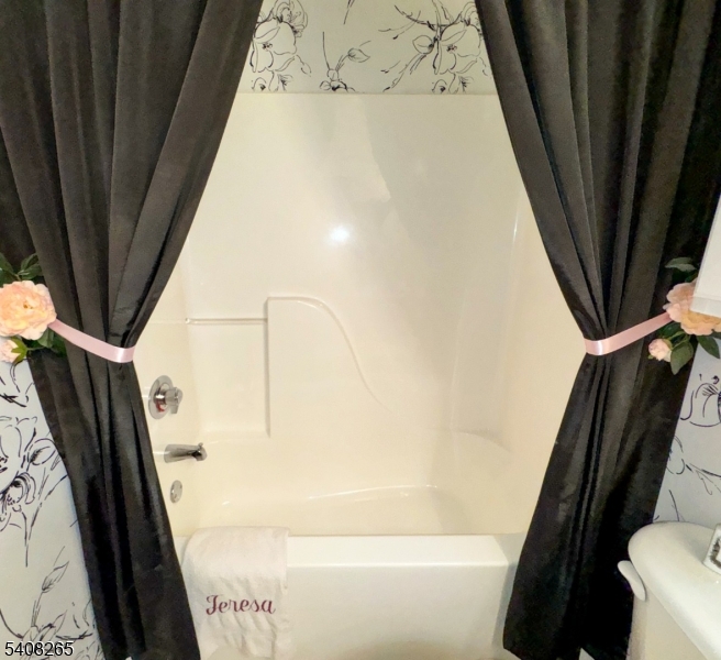 Chanda Arms - Residential