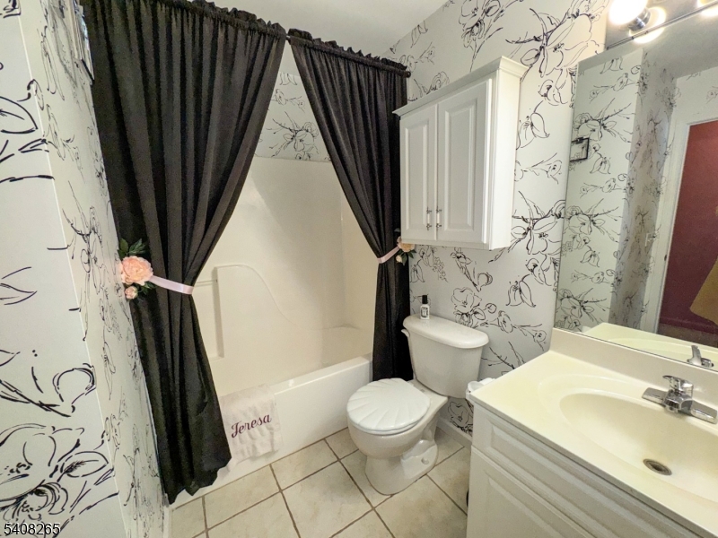 Chanda Arms - Residential