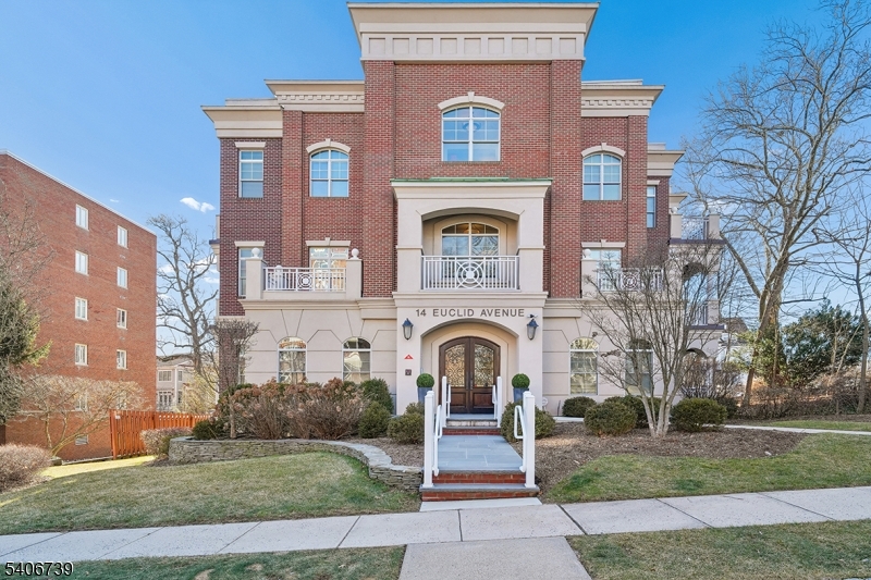 North Summit - Residential