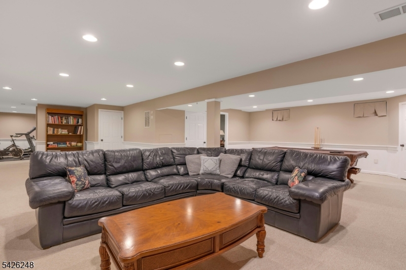 Roxiticus Valley/ Far Hills - Residential