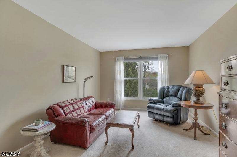 Roxiticus Valley/ Far Hills - Residential