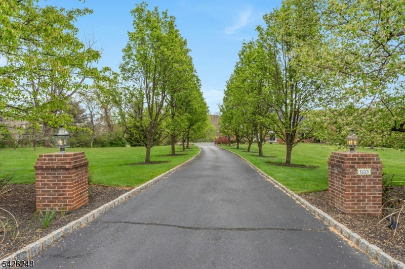 Roxiticus Valley/ Far Hills - Residential
