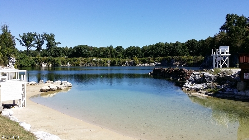 Heritage Lakes - Residential Lease