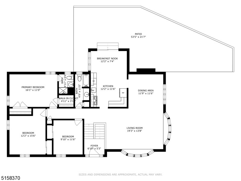 Main image without alt text