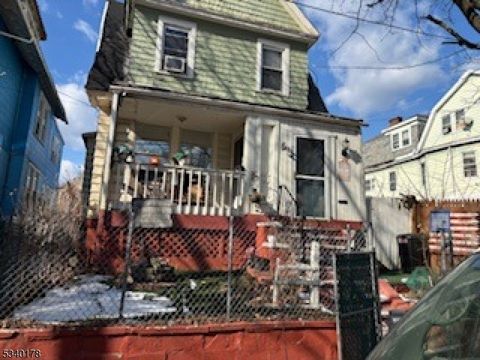 79 N Munn Ave, Newark City, NJ 07106 - #: 3947521