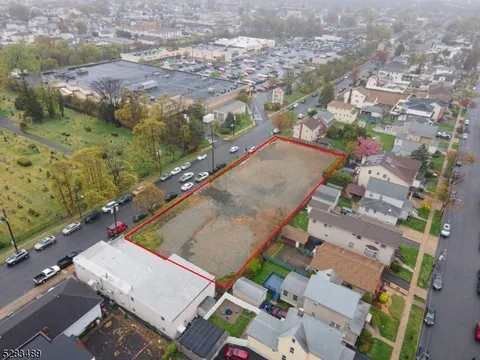 MLS: 3897956