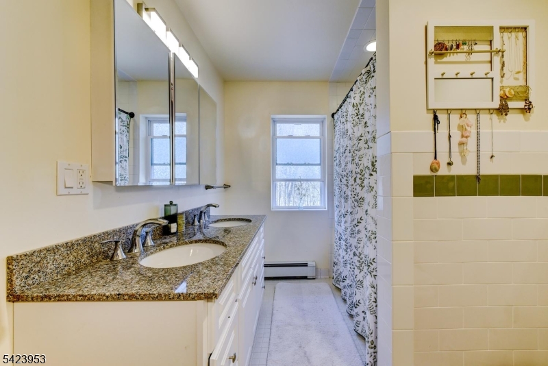 Cozy Lake - Residential