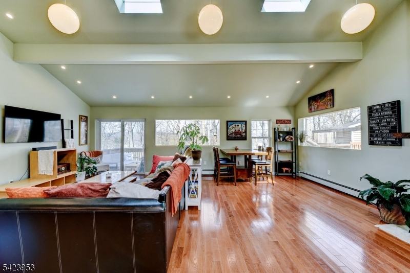 Cozy Lake - Residential