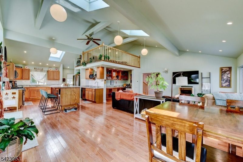 Cozy Lake - Residential